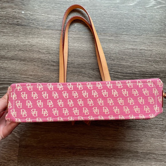 Vintage pink monogrammed dooney & bourke handled tote - Picture 5 of 5